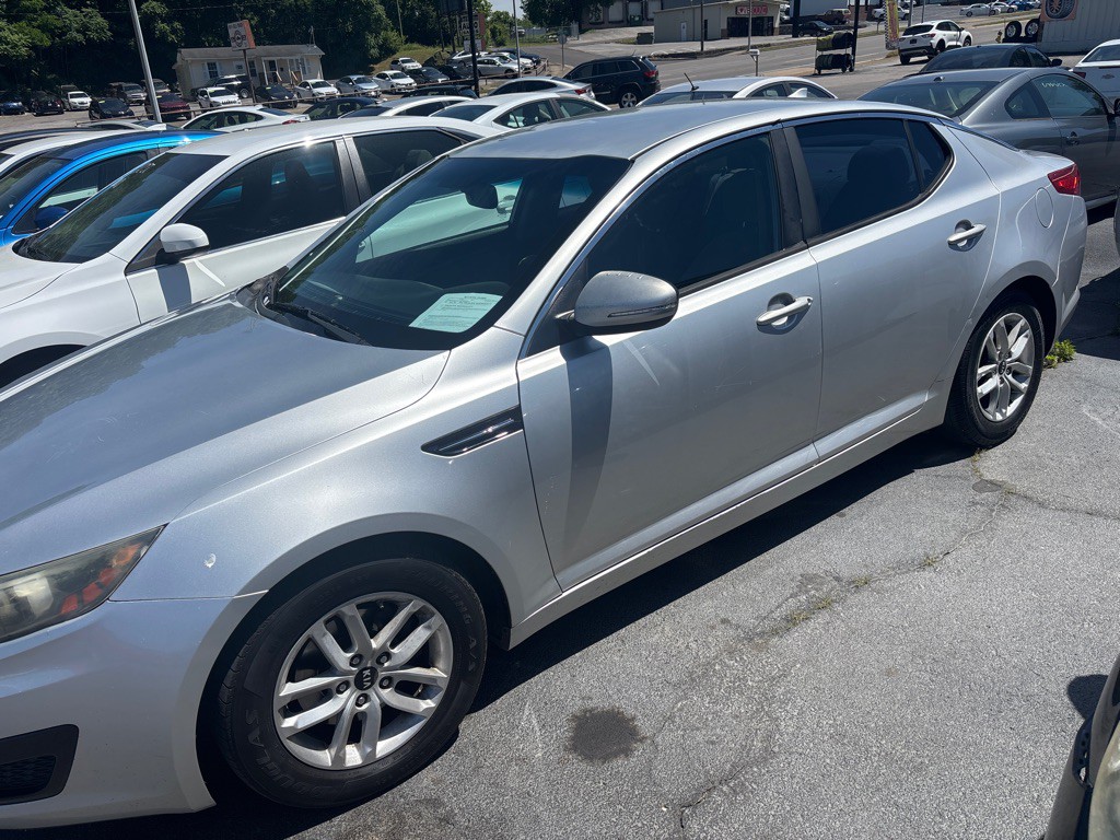 2011 Kia Optima Image 3
