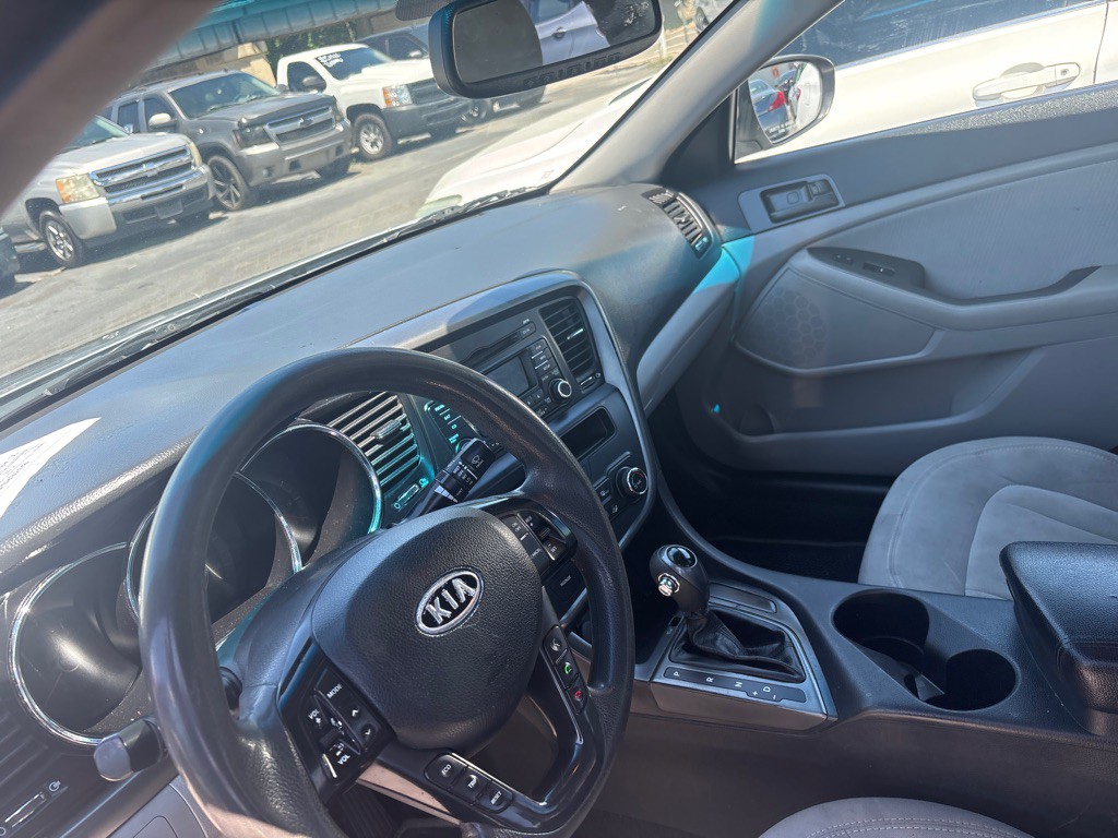 2011 Kia Optima Image 8