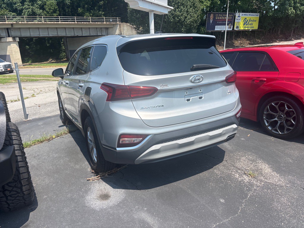 2019 Hyundai Santa Fe Image 2