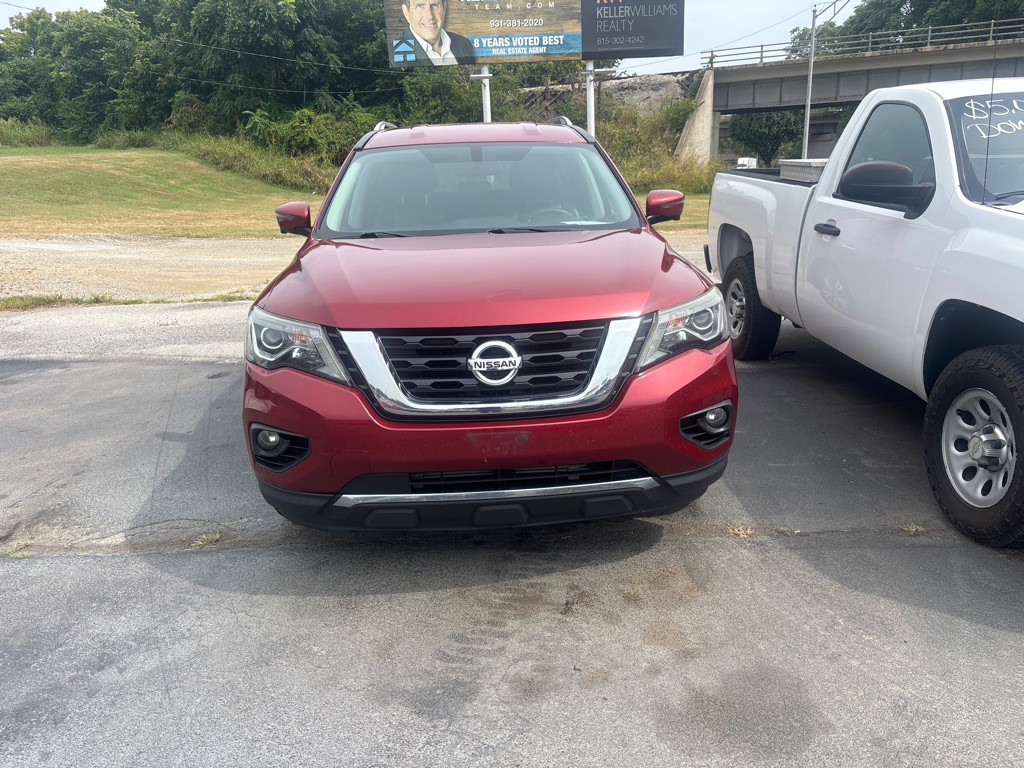 2017 Nissan Pathfinder Image 1