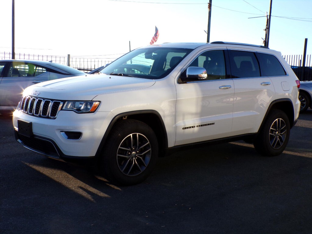2017 Jeep Grand Cherokee Image 2