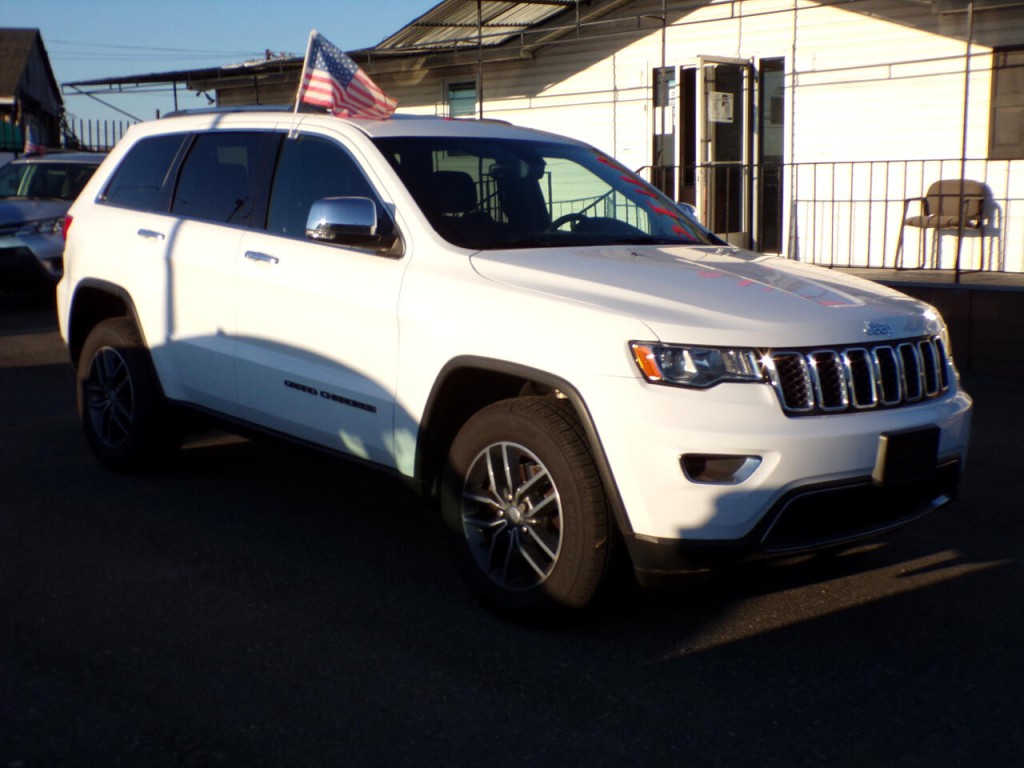2017 Jeep Grand Cherokee Image 3
