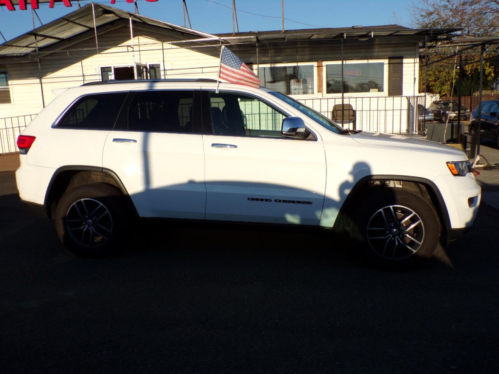 2017 Jeep Grand Cherokee Image 4
