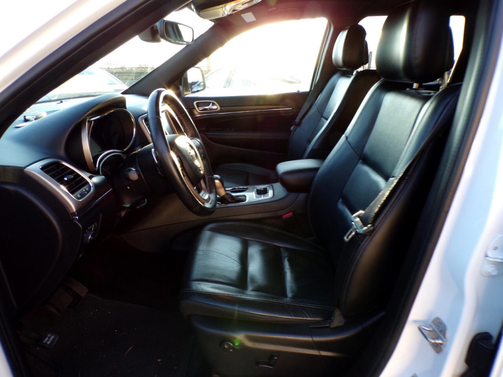 2017 Jeep Grand Cherokee Image 13