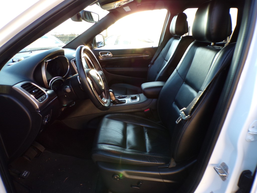 2017 Jeep Grand Cherokee Image 12