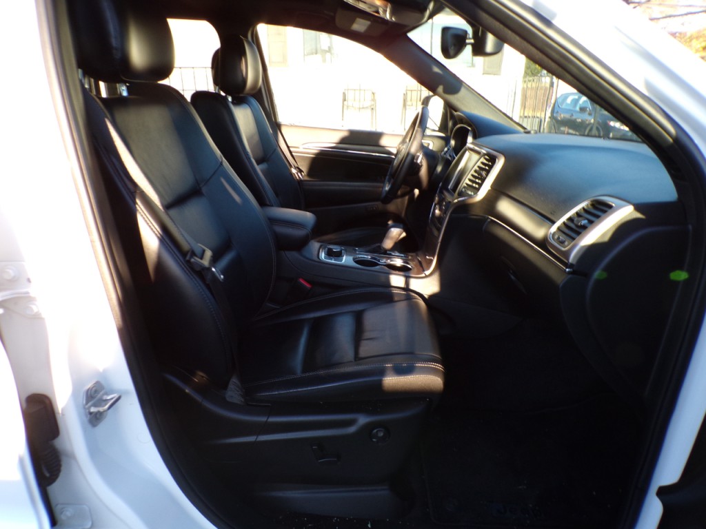 2017 Jeep Grand Cherokee Image 13