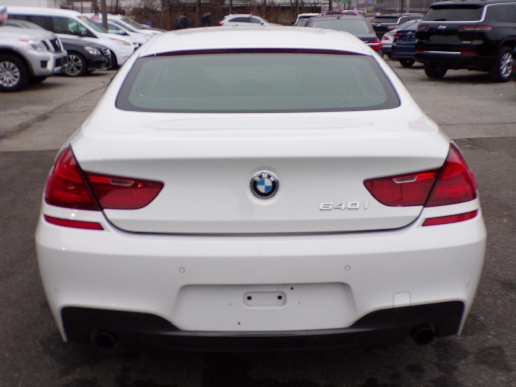 2015 BMW 6 Series Image 9