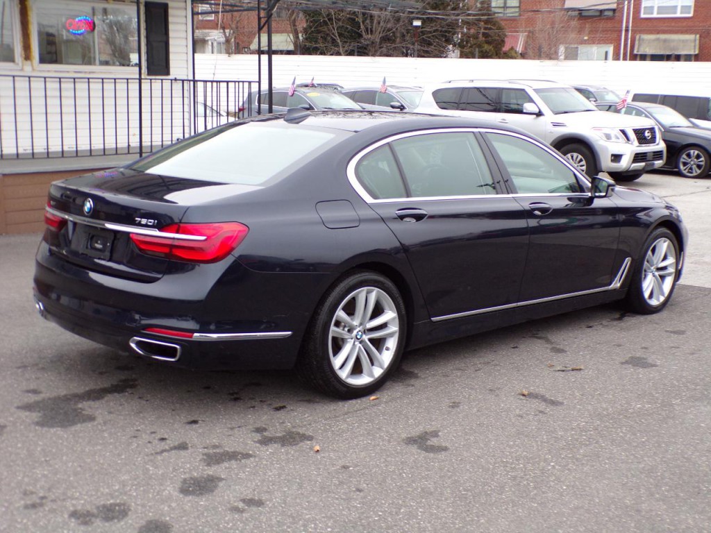 2016 BMW 7 Series Image 3