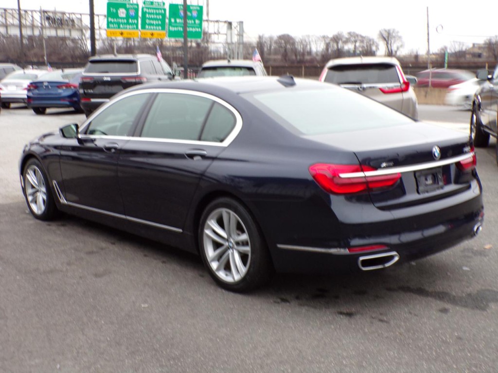 2016 BMW 7 Series Image 4