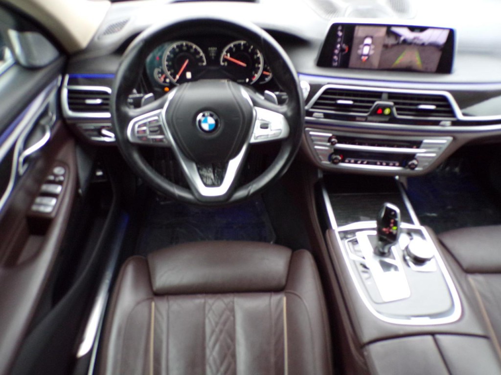 2016 BMW 7 Series Image 10