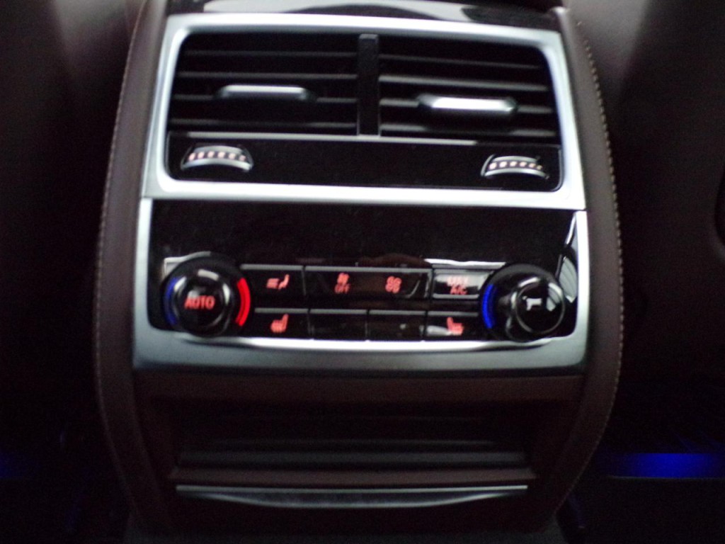 2016 BMW 7 Series Image 17