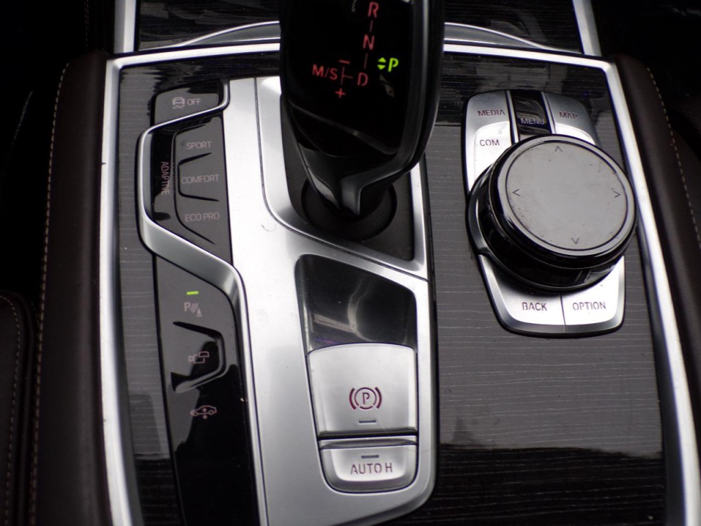 2016 BMW 7 Series Image 18