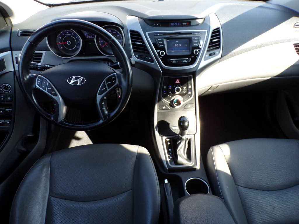 2017 Hyundai Elantra Image 10