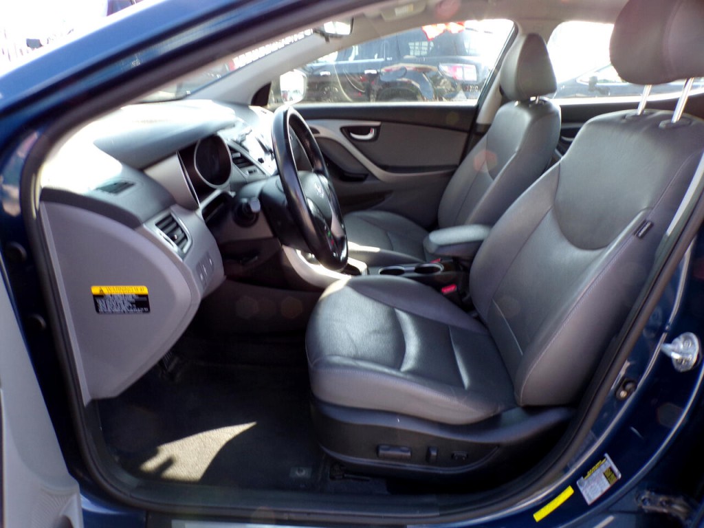 2017 Hyundai Elantra Image 12