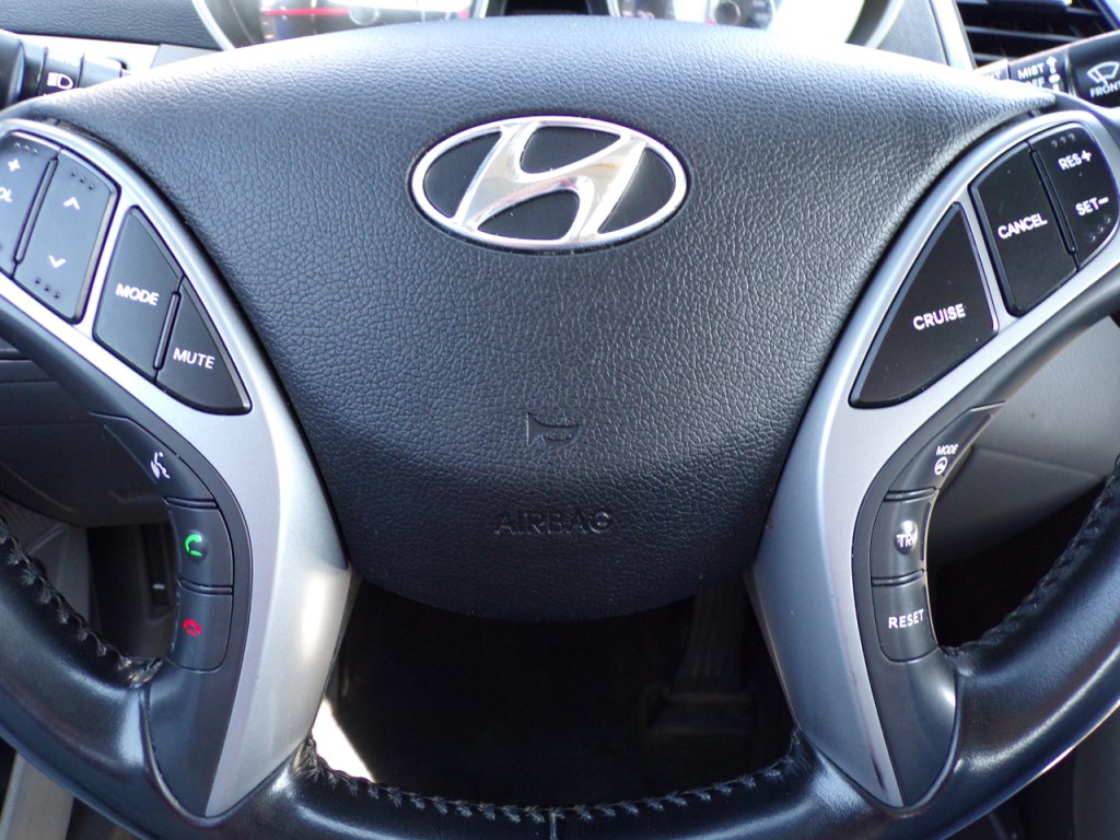 2017 Hyundai Elantra Image 21