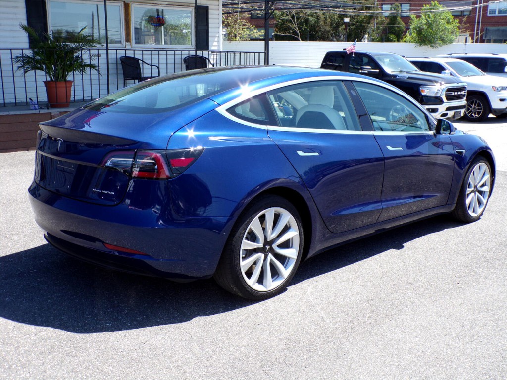 2018 Tesla Model 3 Image 3