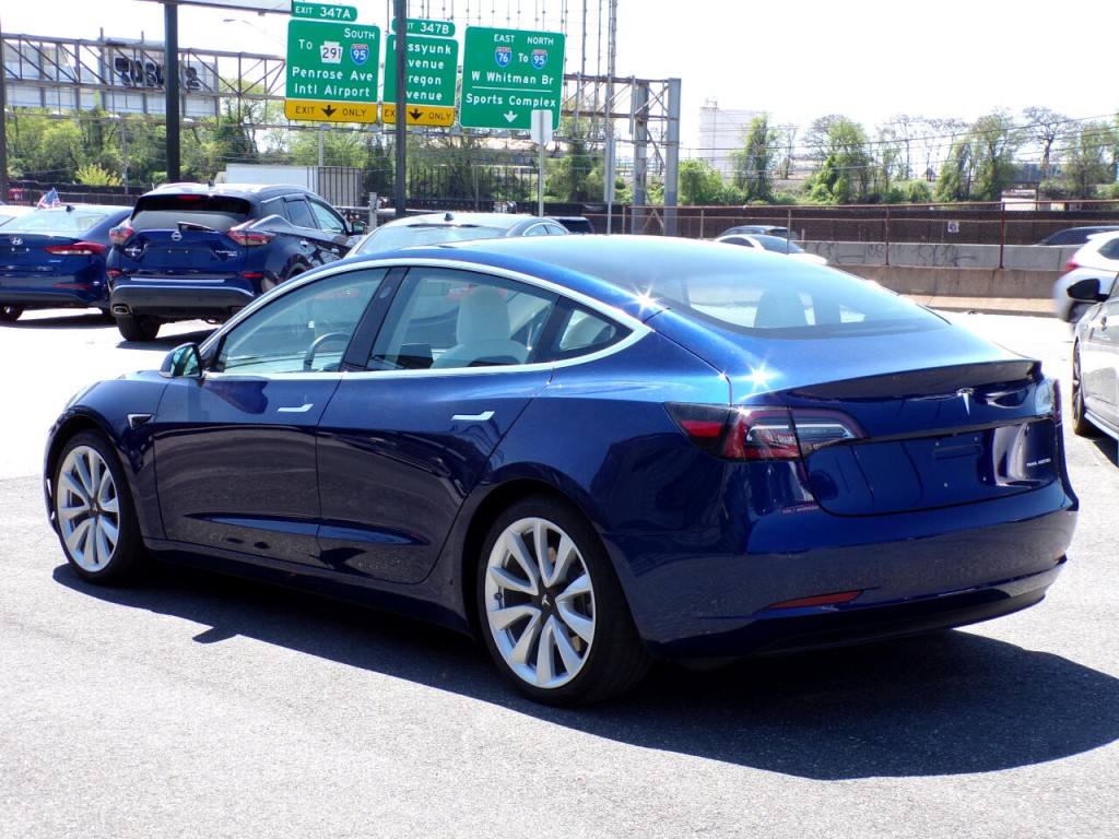 2018 Tesla Model 3 Image 4