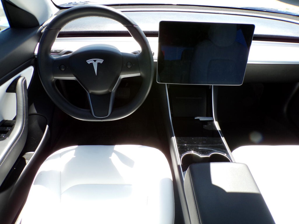2018 Tesla Model 3 Image 8