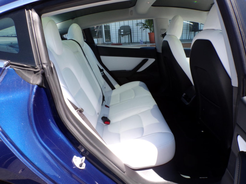 2018 Tesla Model 3 Image 12
