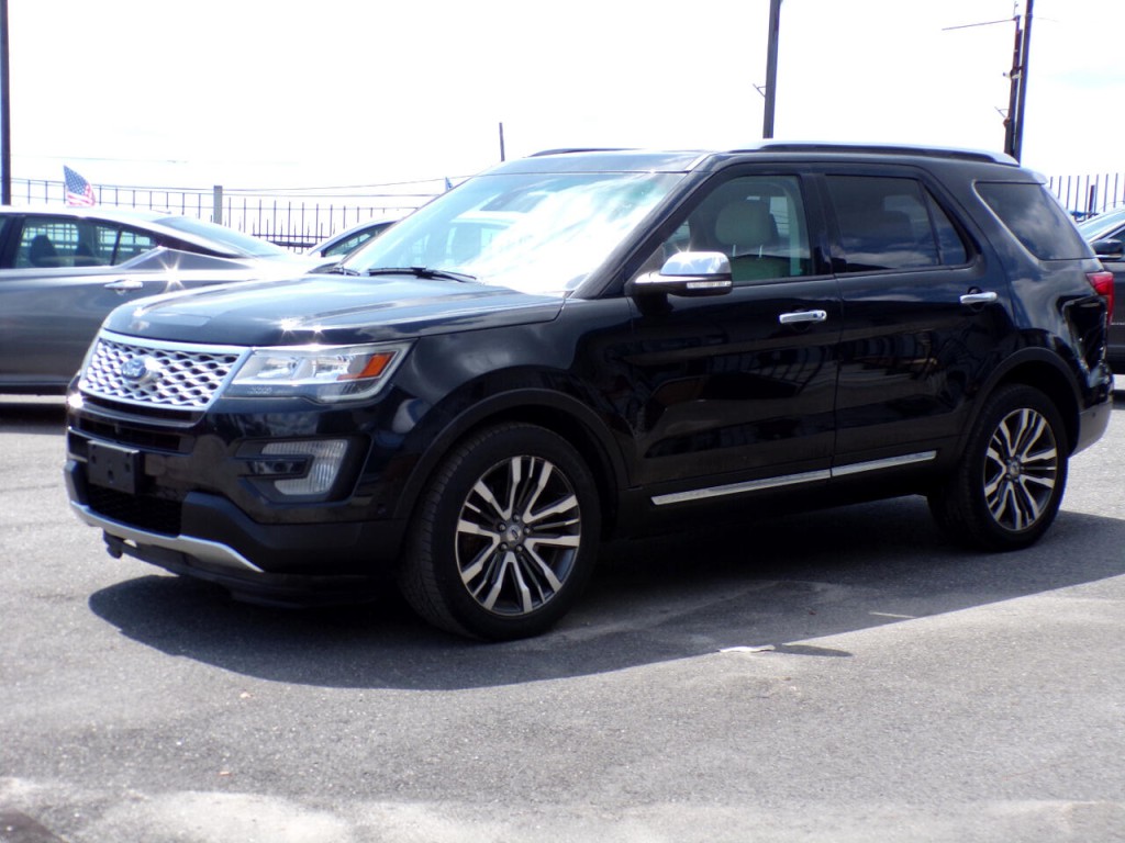2016 Ford Explorer Image 2