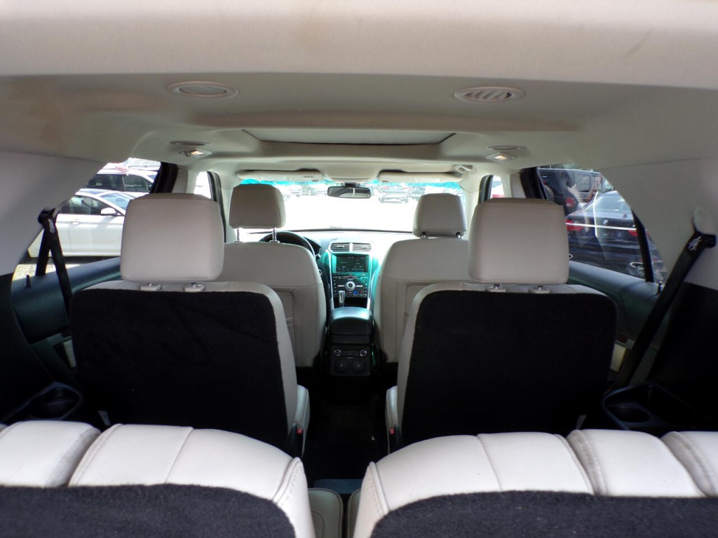 2016 Ford Explorer Image 9
