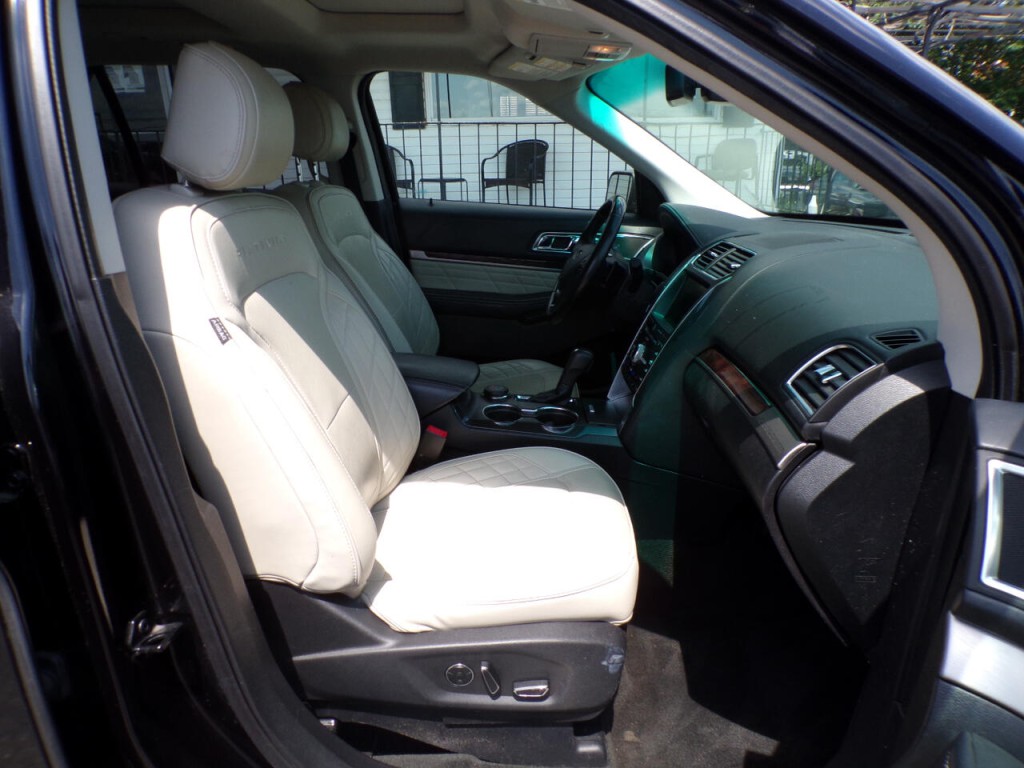 2016 Ford Explorer Image 11