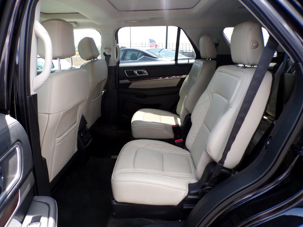 2016 Ford Explorer Image 12