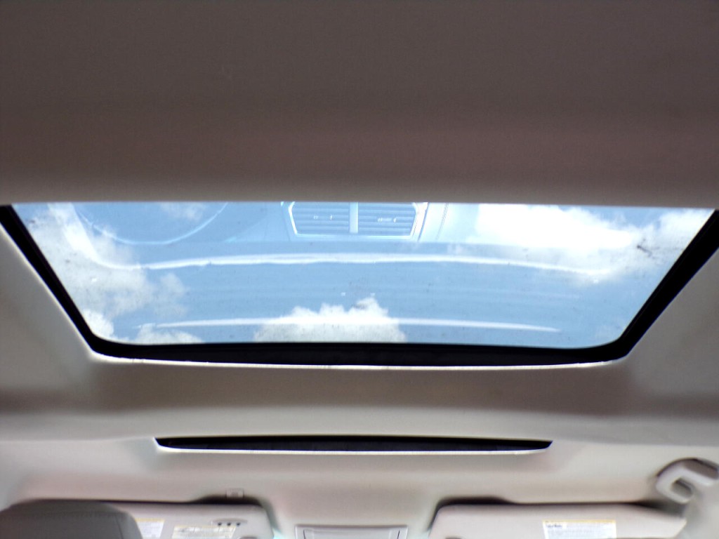 2016 Ford Explorer Image 18