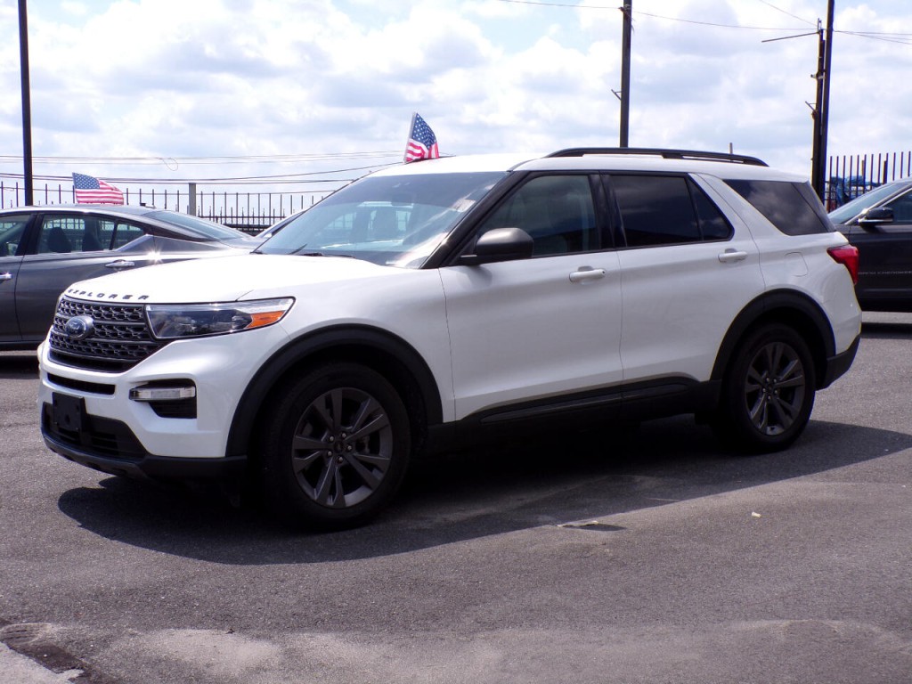 2021 Ford Explorer Image 3