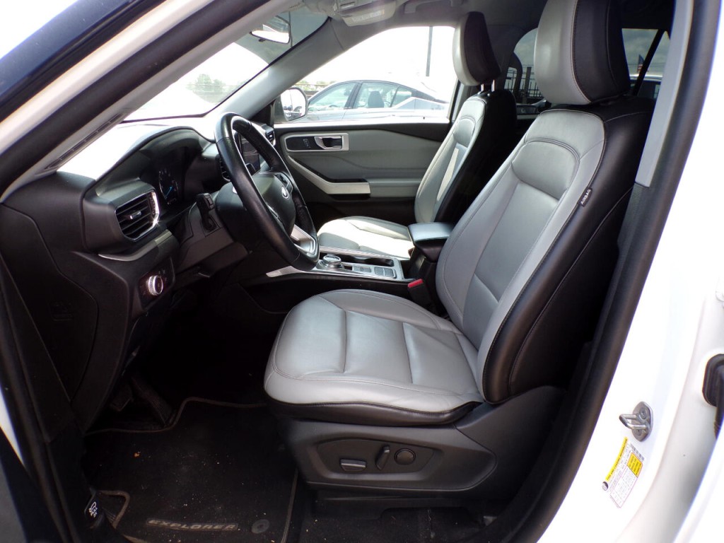 2021 Ford Explorer Image 12