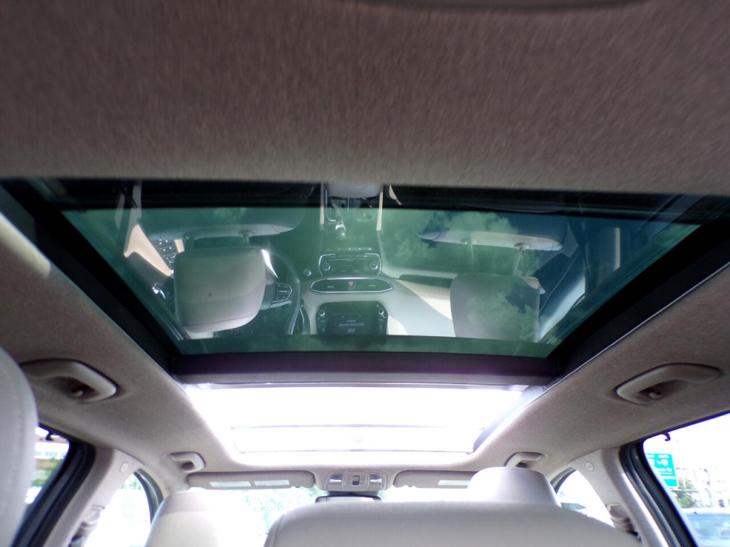 2014 Hyundai Santa Fe Image 20