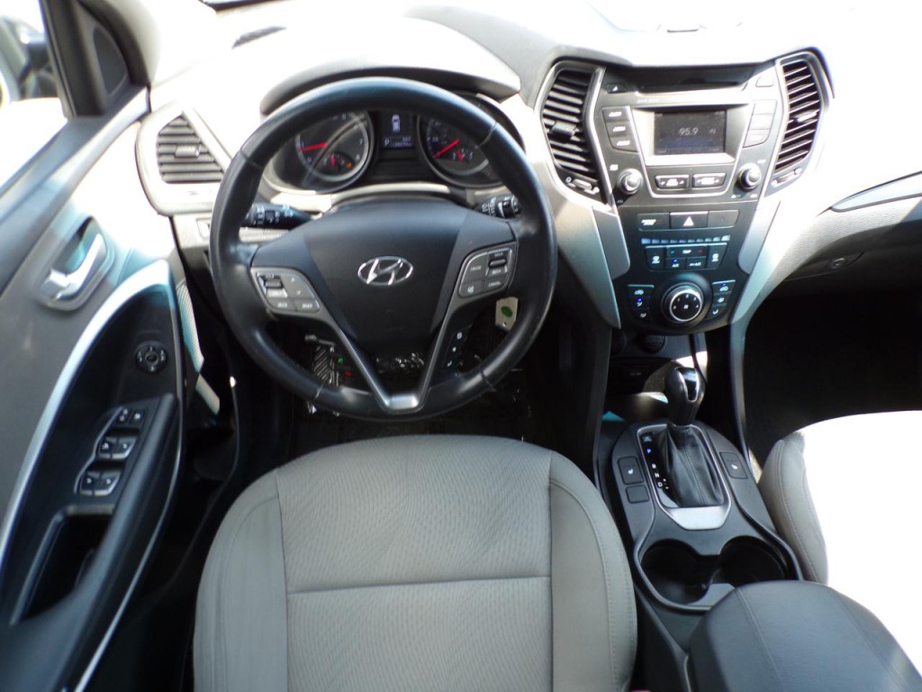 2014 Hyundai Santa Fe Image 5
