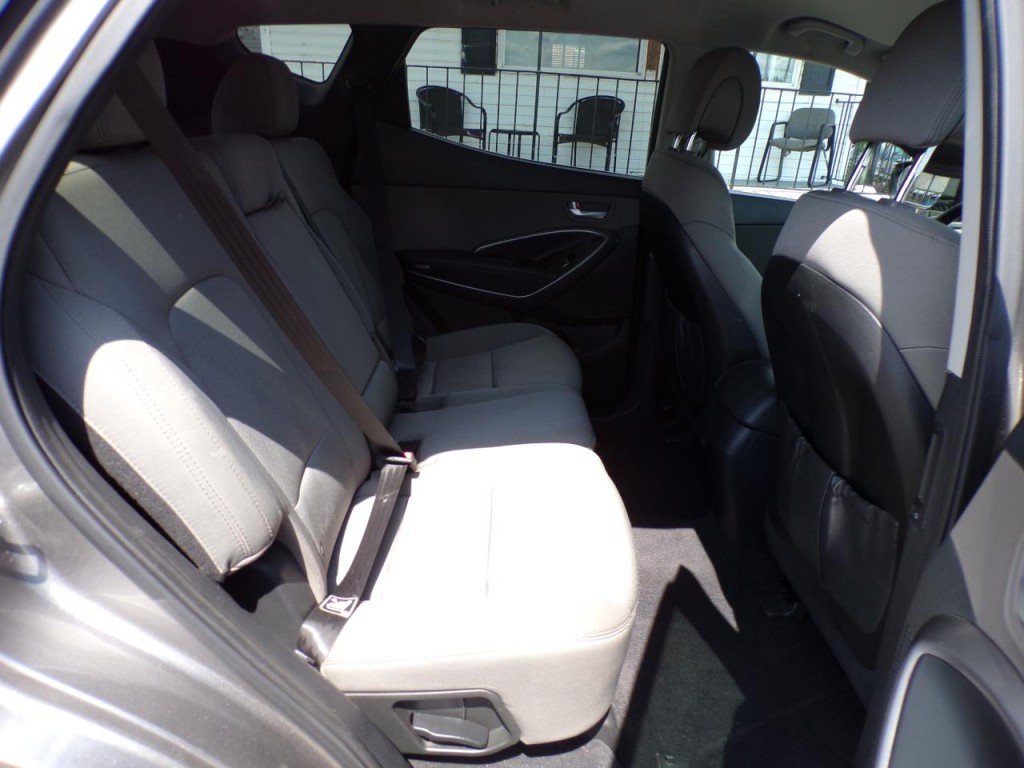 2014 Hyundai Santa Fe Image 9