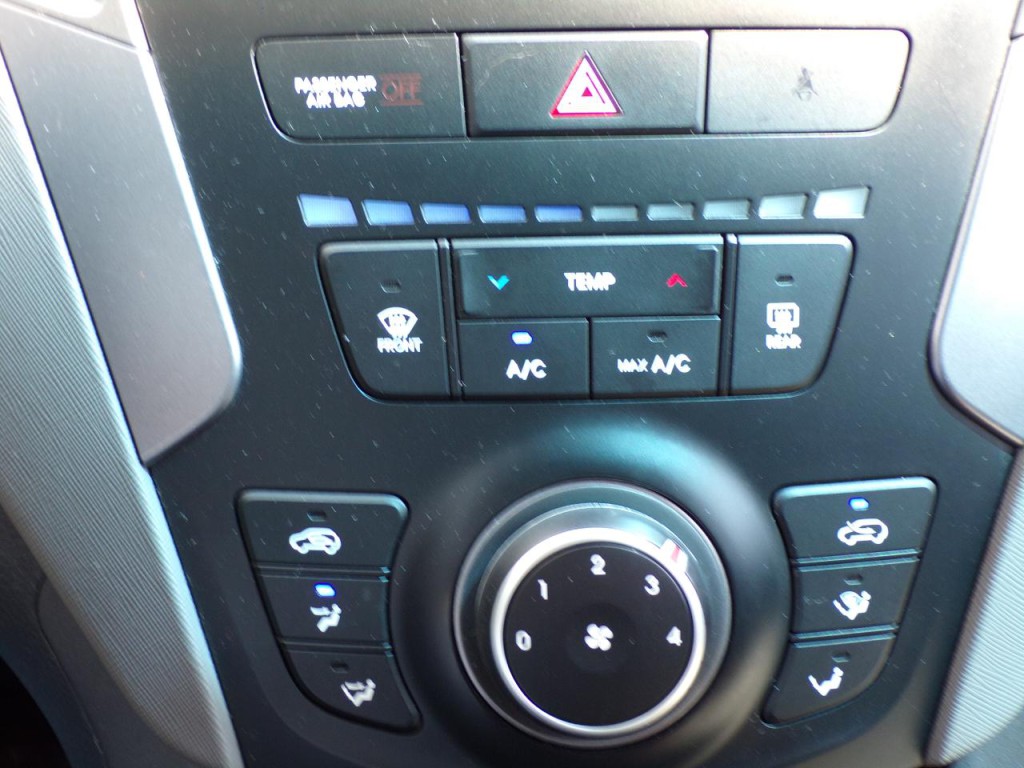 2014 Hyundai Santa Fe Image 13