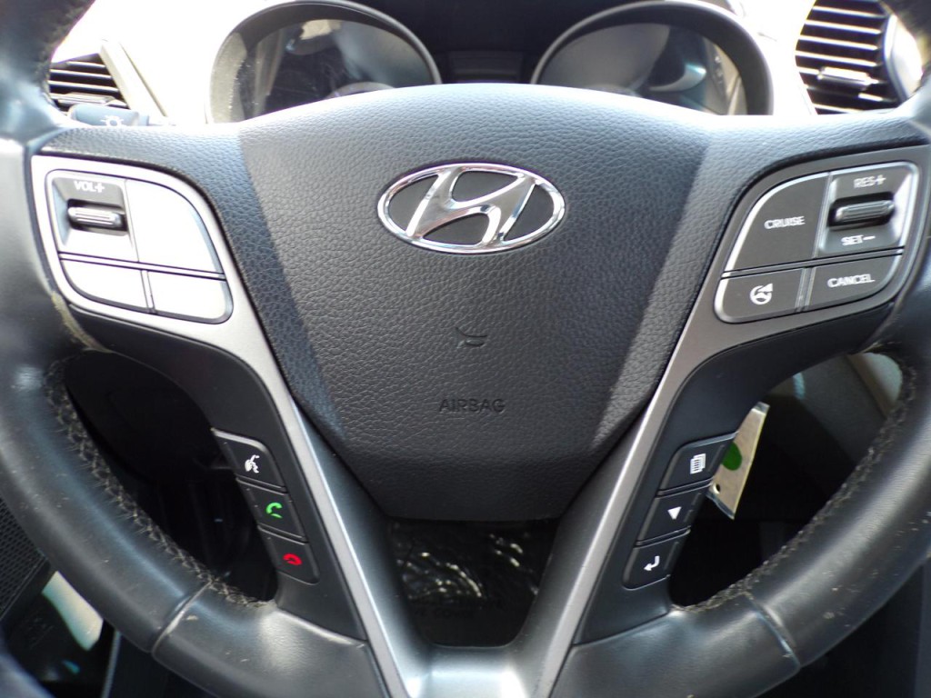 2014 Hyundai Santa Fe Image 14