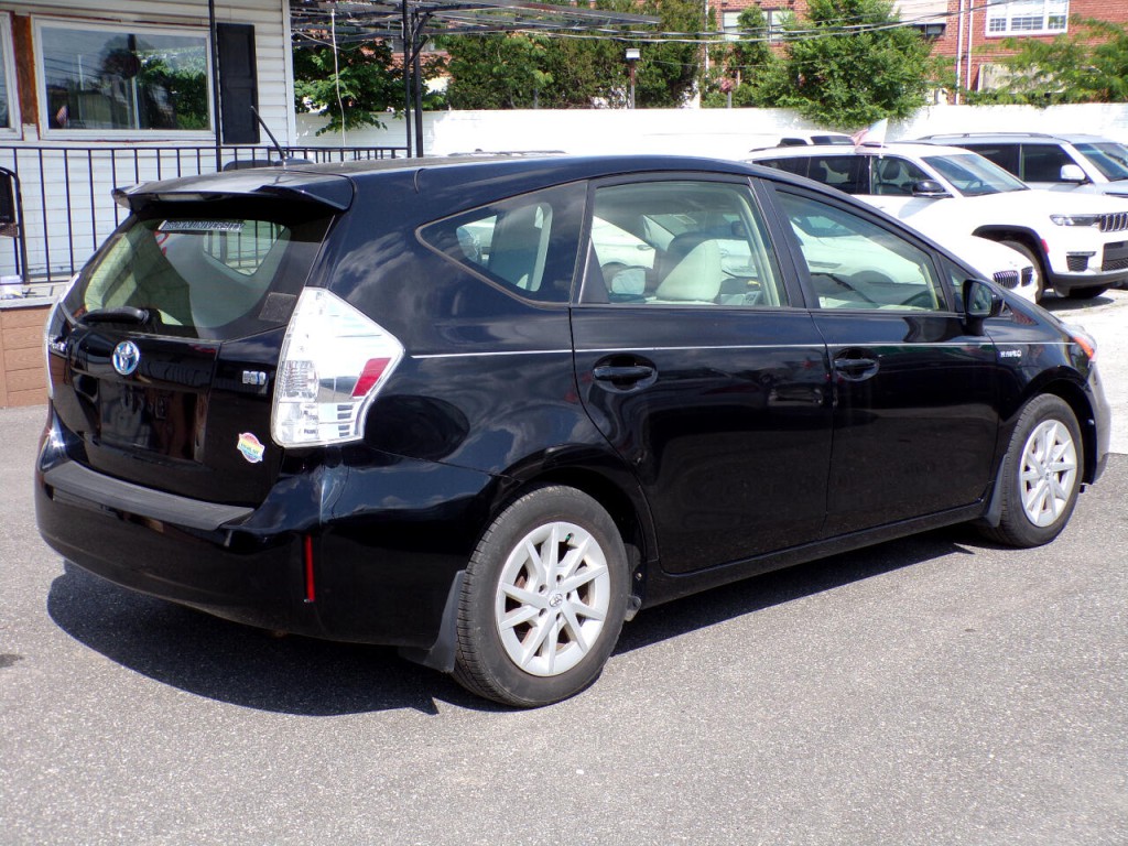 2012 Toyota Prius Image 3