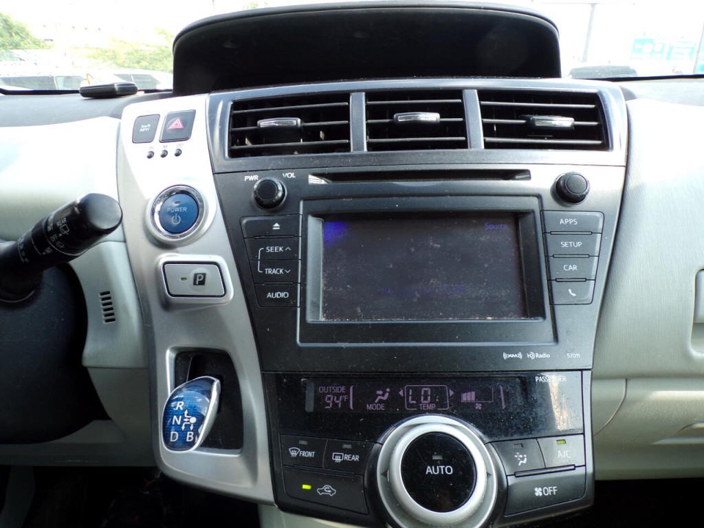 2012 Toyota Prius Image 13