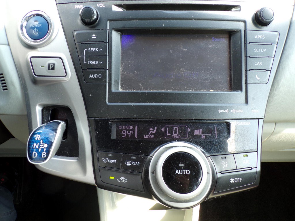 2012 Toyota Prius Image 14