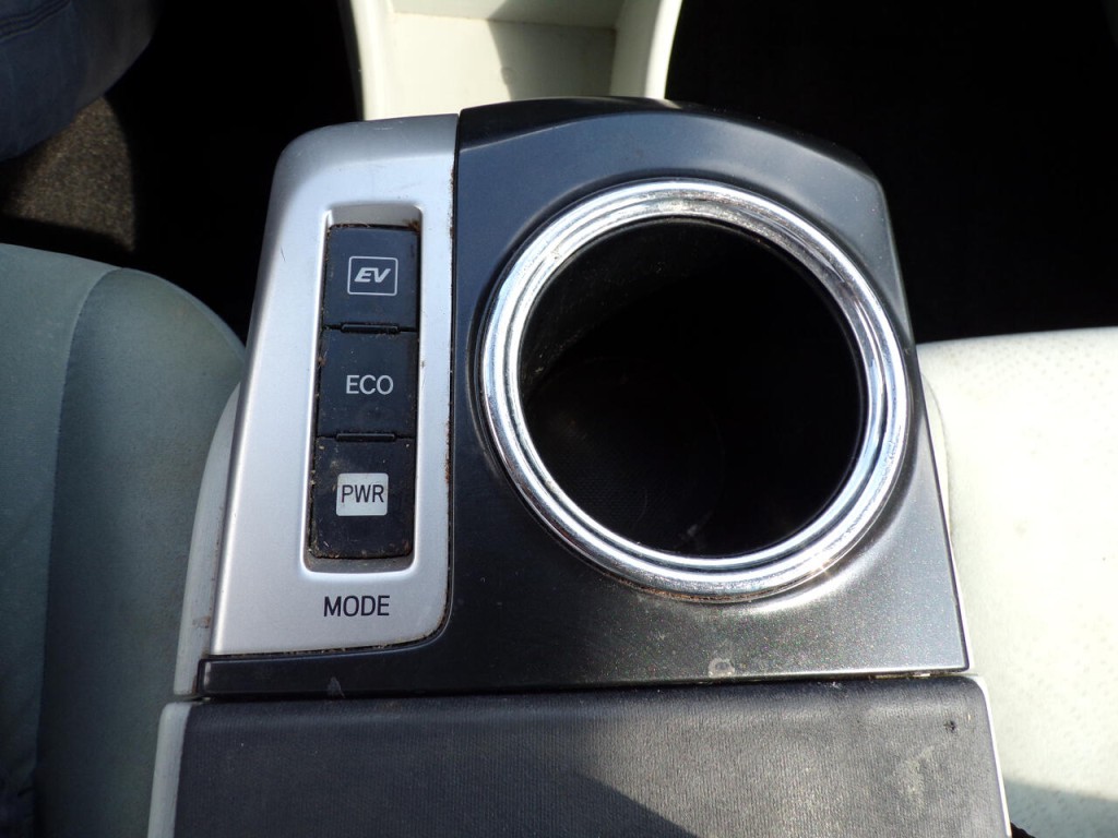 2012 Toyota Prius Image 15