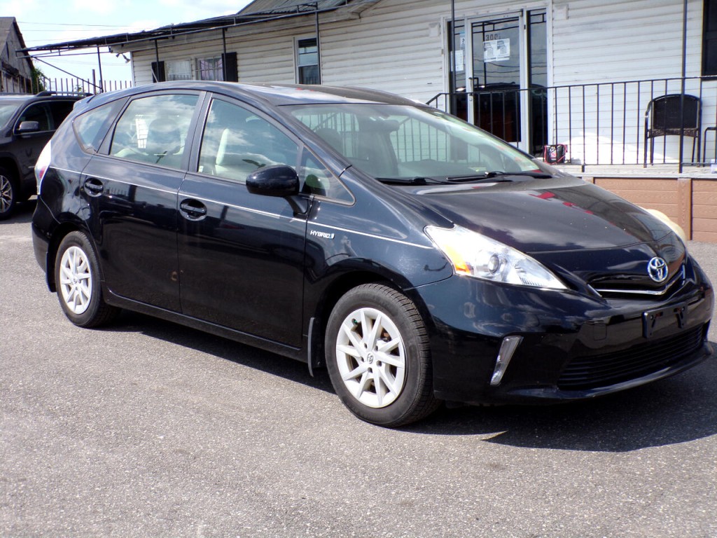 2012 Toyota Prius Image 17