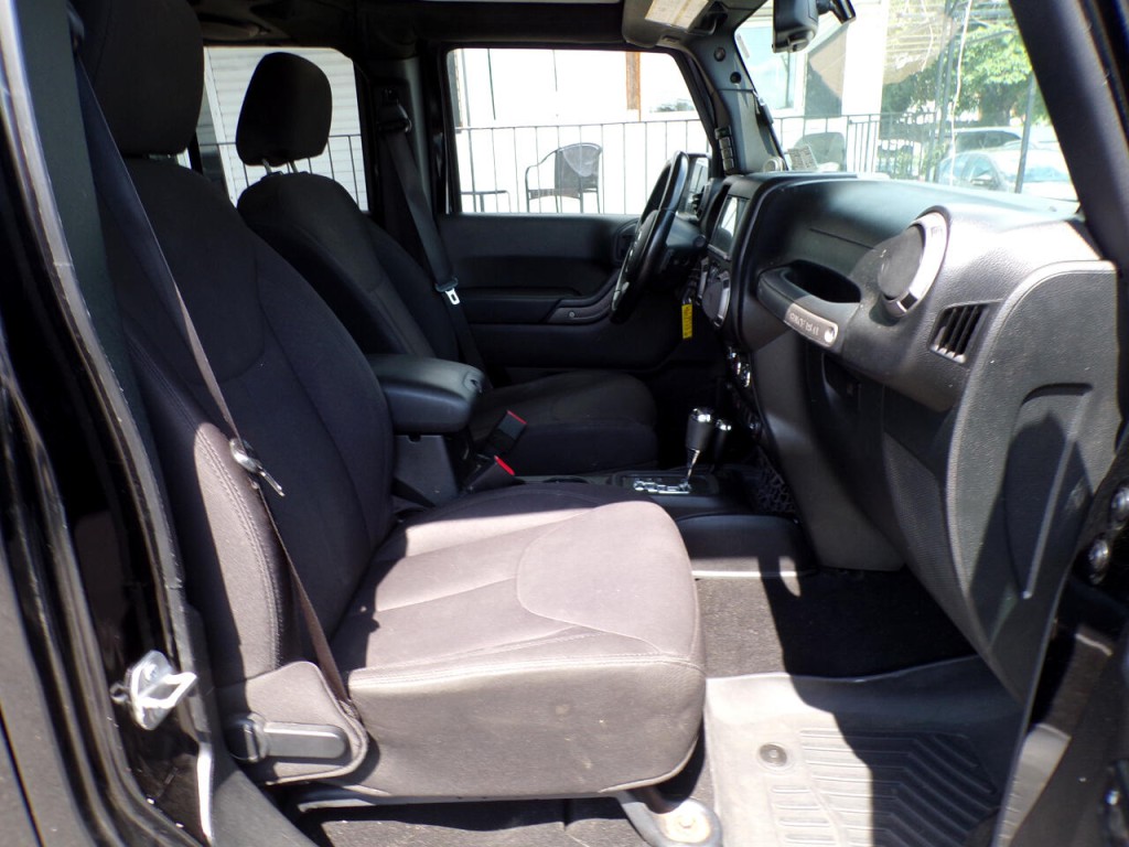 2014 Jeep Wrangler Image 10
