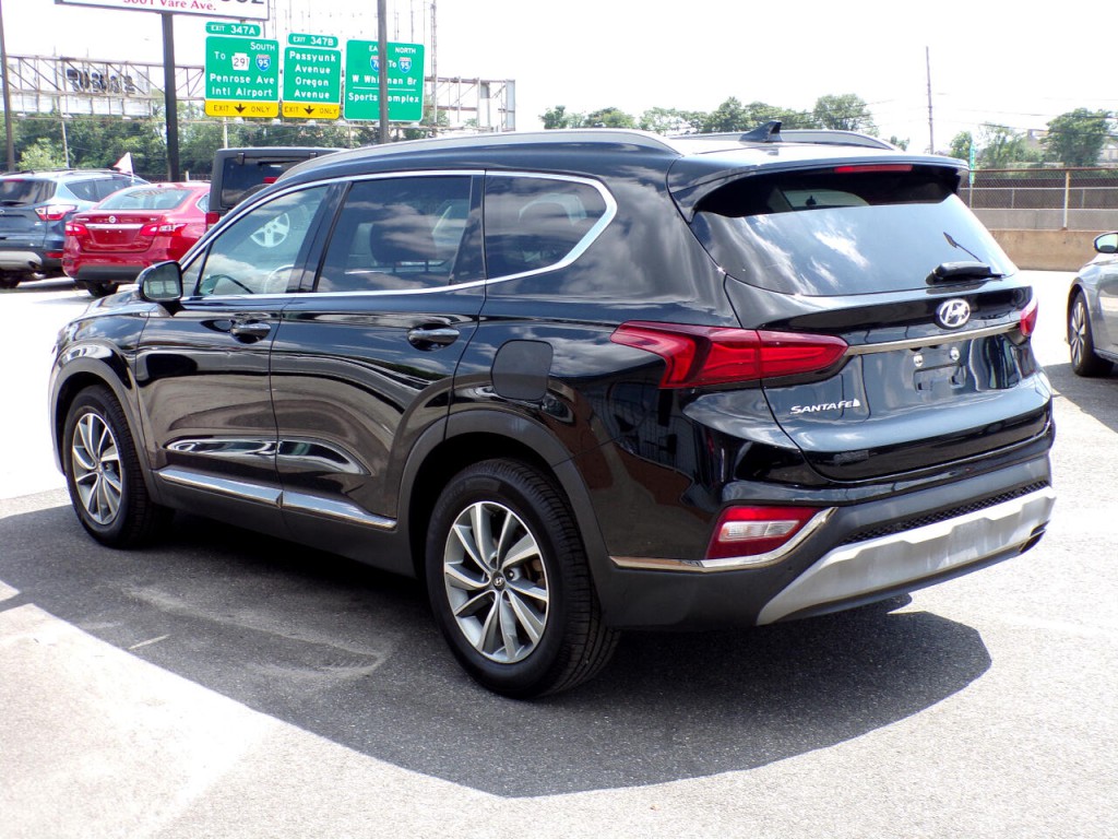 2019 Hyundai Santa Fe Image 3