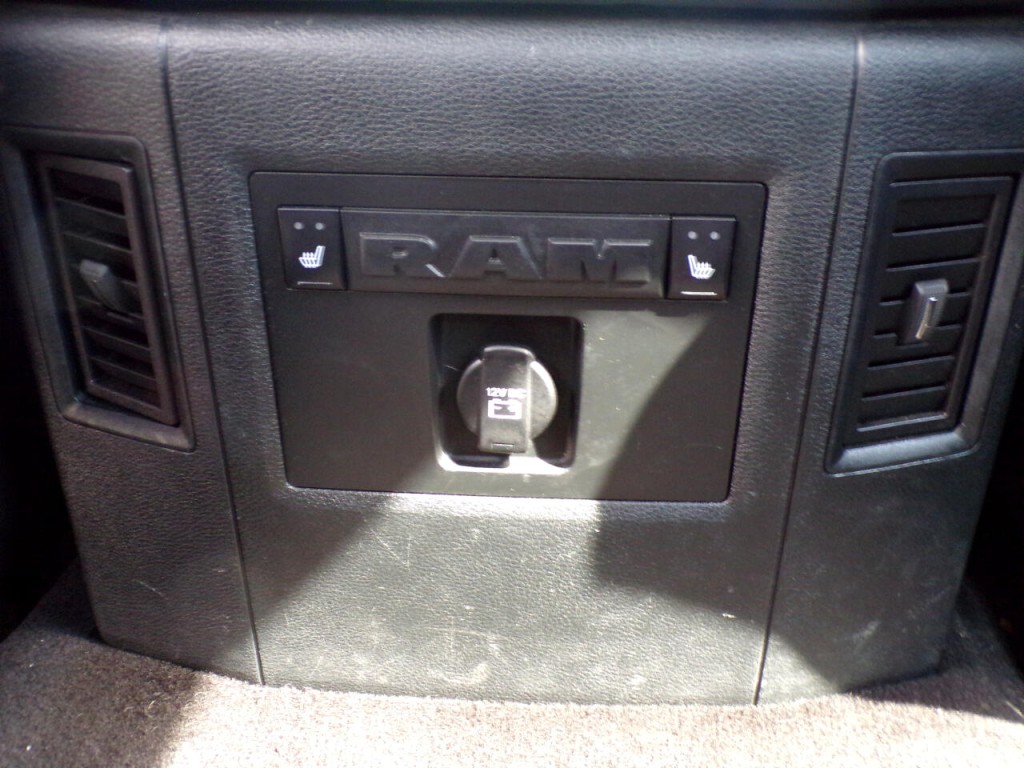 2017 RAM 1500 Image 17