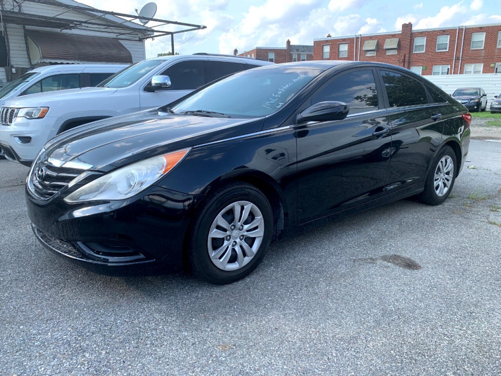 2012 Hyundai Sonata Image 2
