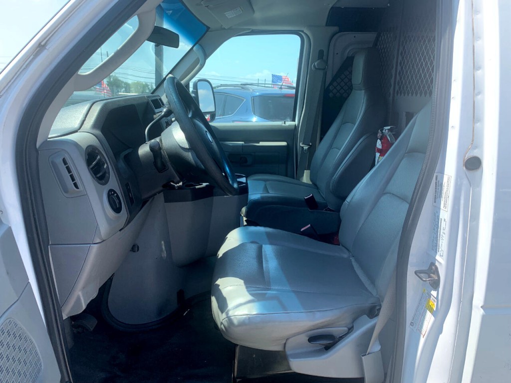 2011 Ford Econoline Image 5