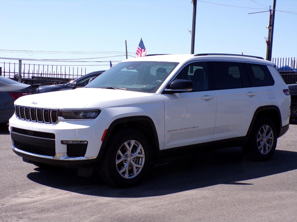 2023 Jeep Grand Cherokee Image 2