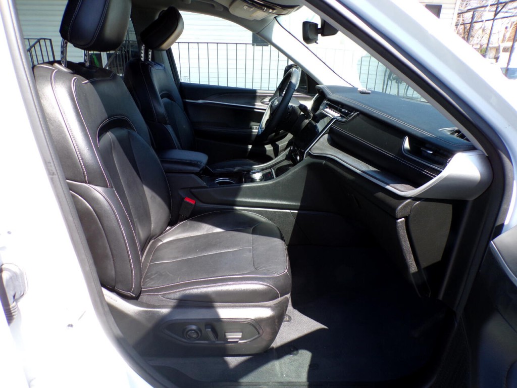 2023 Jeep Grand Cherokee Image 10