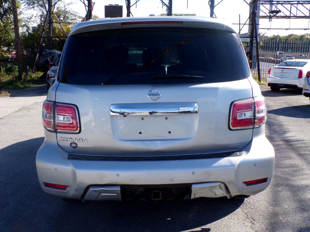 2017 Nissan Armada Image 5