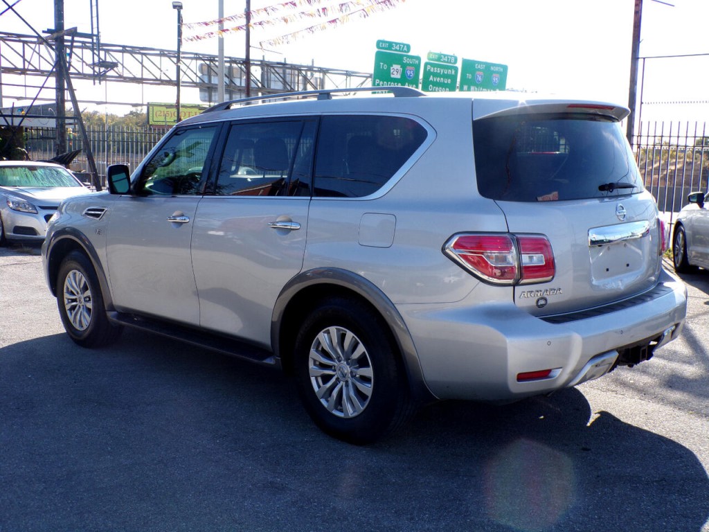 2017 Nissan Armada Image 6