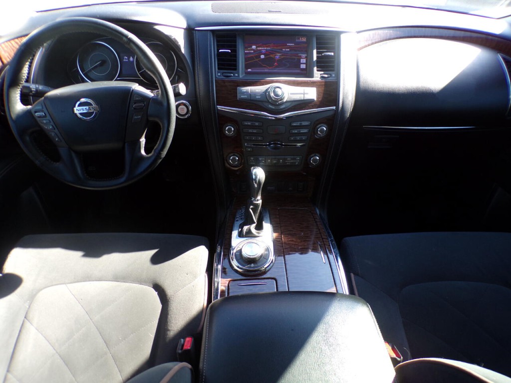 2017 Nissan Armada Image 16